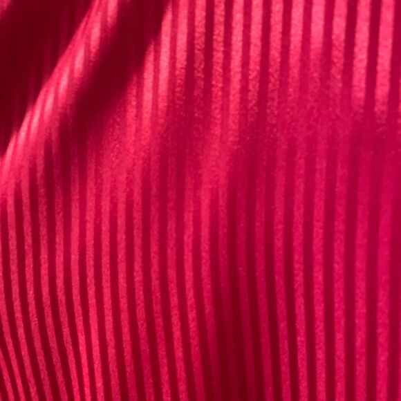 Vintage 70’s/80’s Women’s Red Hidden Button Down Blouse with Bowtie by St. John - Picture 11 of 11